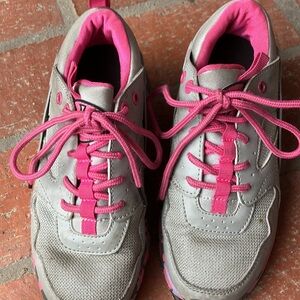 Kids Heelys - Wheeled Sneaker youth size 2